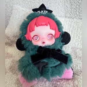 POP MART SKULLPANDA Winter Symphony Plush Doll Parita Christmas Tree